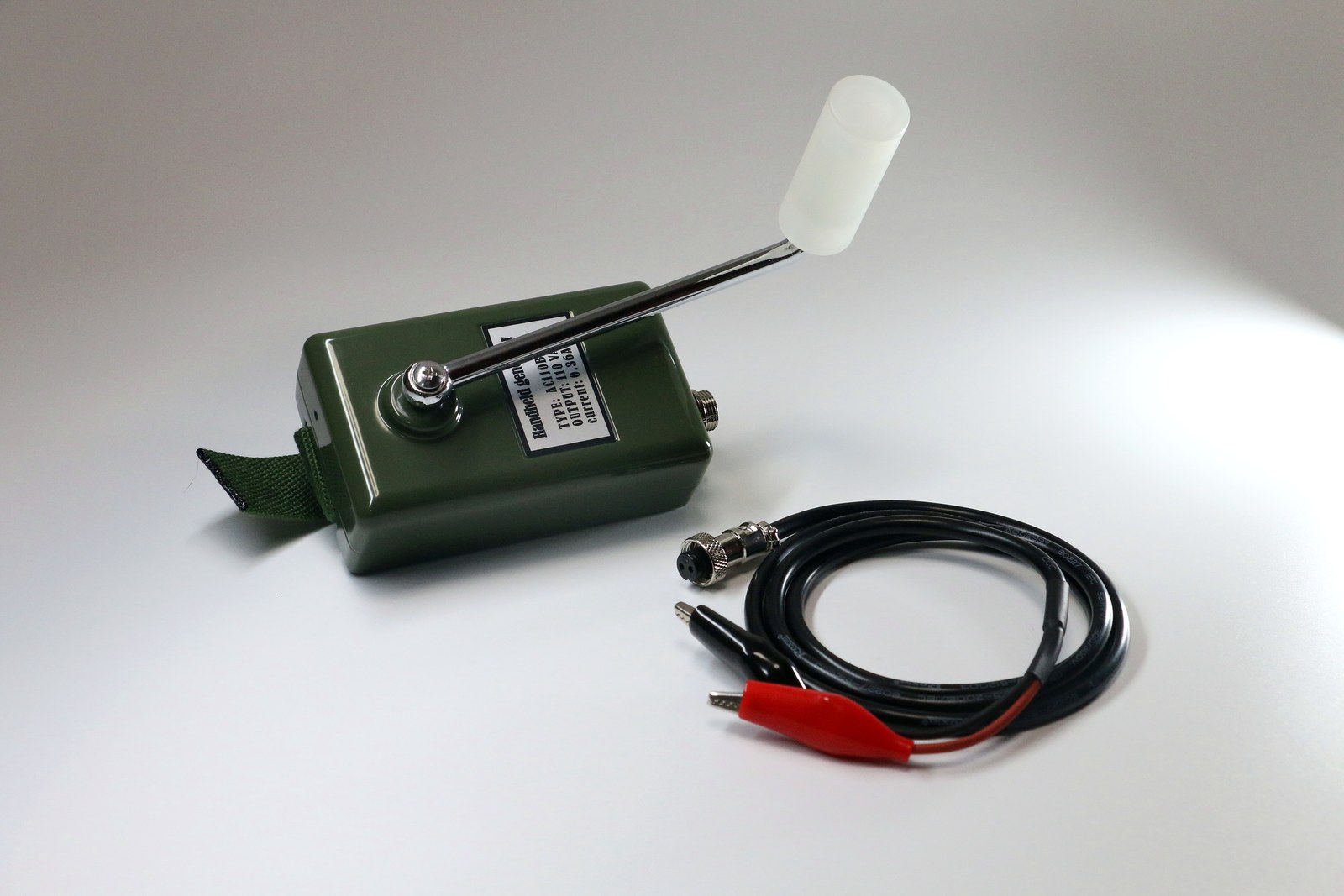 AC110B package and accessories