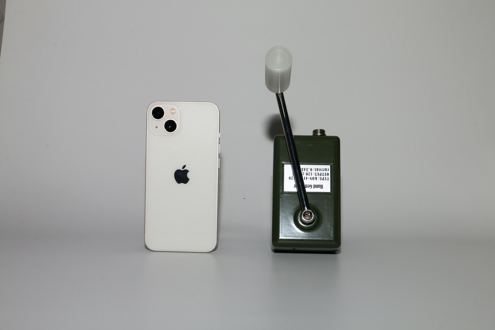 KON-41WDC120 phone size comparison